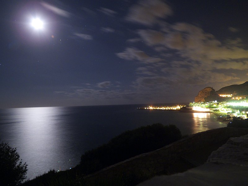 Nocne wybrzeże Hiszpanii